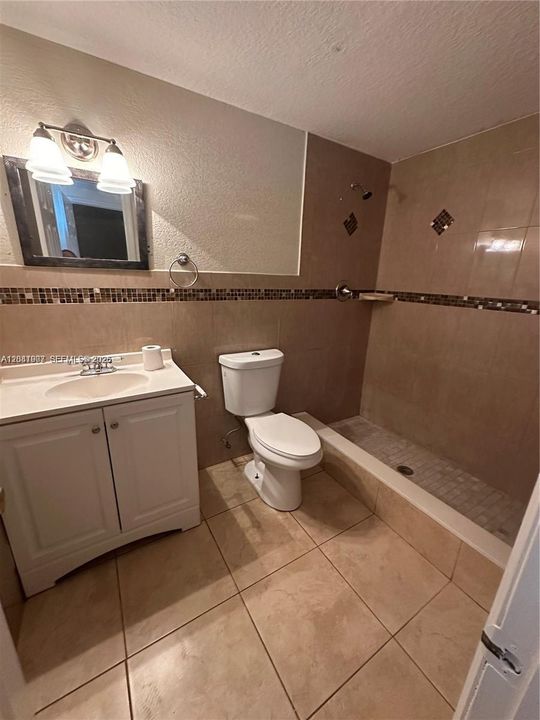 В аренду: $2,600 (3 спален, 1 ванн, 1749 Квадратных фут)