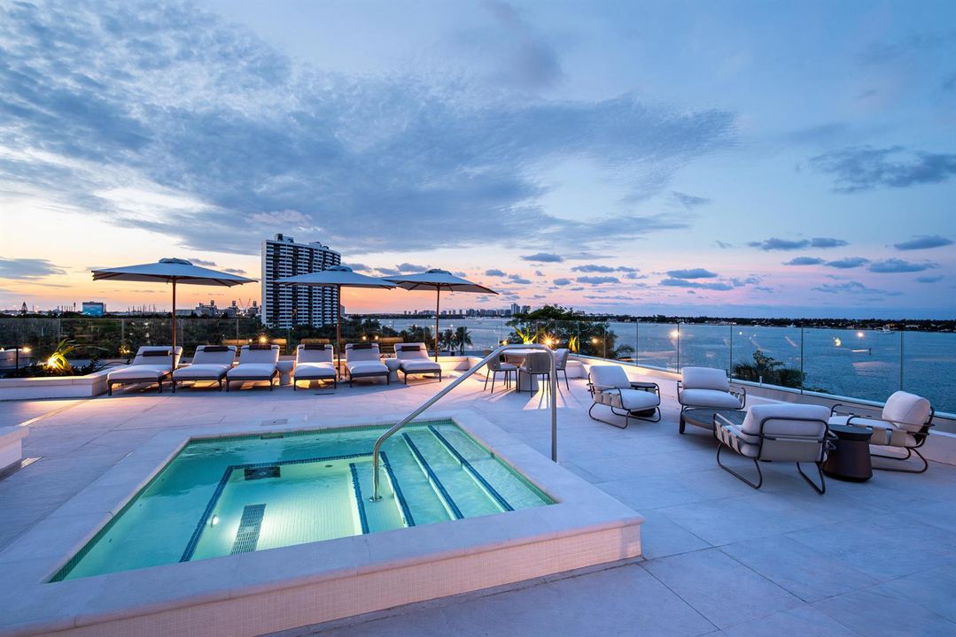 Sunrise Pool ALBA54