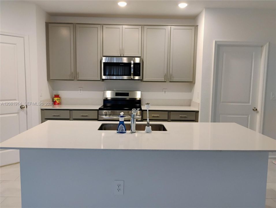 For Rent: $2,250 (4 beds, 2 baths, 0 Square Feet)