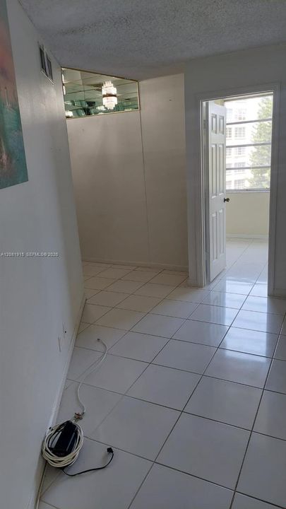 На продажу: $118,000 (2 спален, 2 ванн, 1160 Квадратных фут)