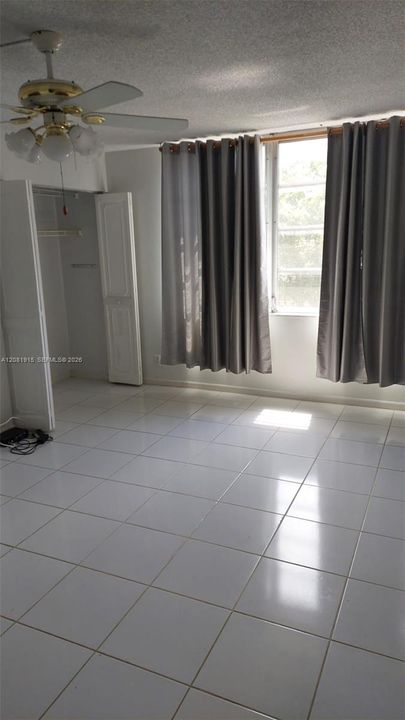 На продажу: $118,000 (2 спален, 2 ванн, 1160 Квадратных фут)