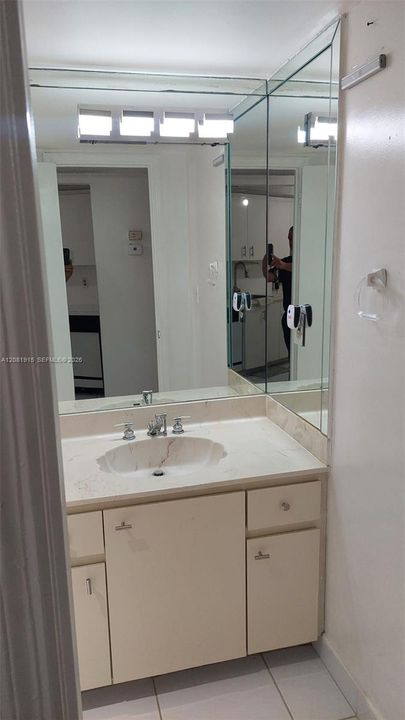 На продажу: $118,000 (2 спален, 2 ванн, 1160 Квадратных фут)