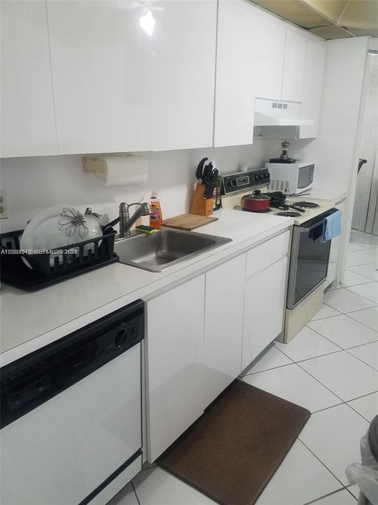 На продажу: $118,000 (2 спален, 2 ванн, 1160 Квадратных фут)