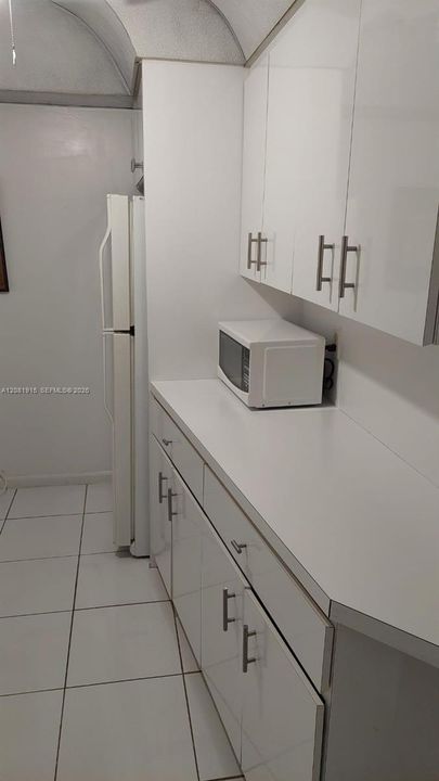На продажу: $118,000 (2 спален, 2 ванн, 1160 Квадратных фут)