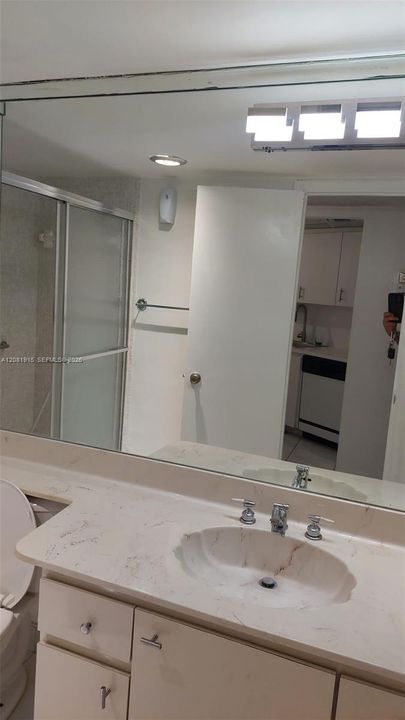 На продажу: $118,000 (2 спален, 2 ванн, 1160 Квадратных фут)