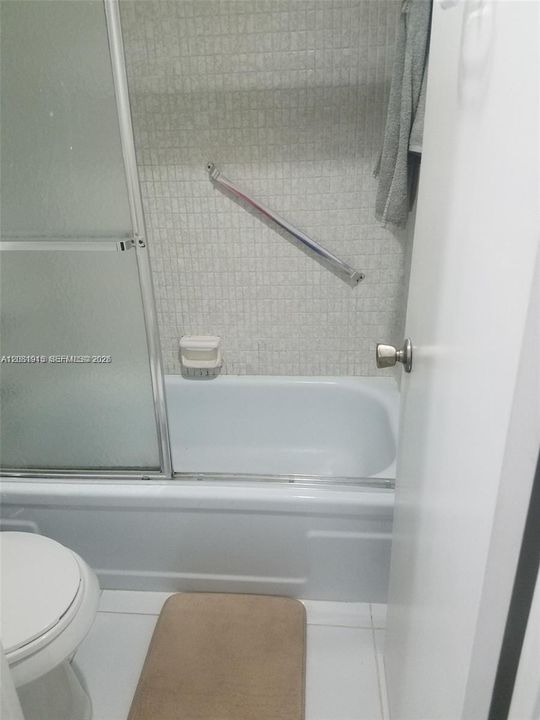 На продажу: $118,000 (2 спален, 2 ванн, 1160 Квадратных фут)