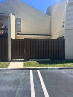 EXT FRONT