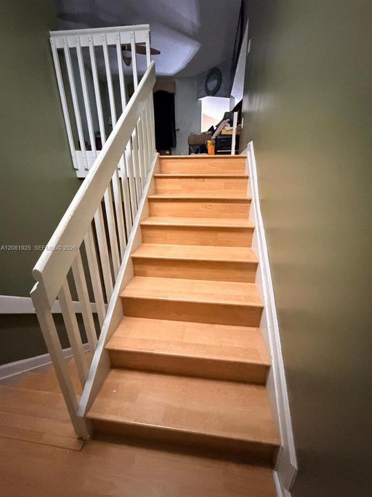 En Venta: $689,000 (4 camas, 2 baños, 2099 Pies cuadrados)