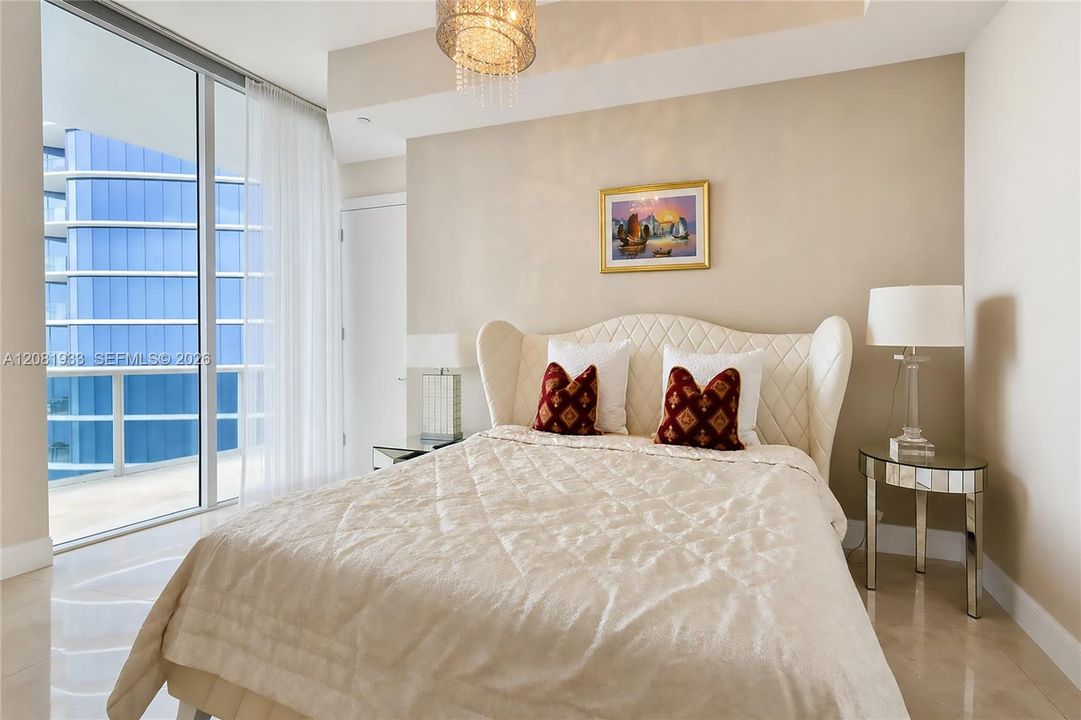 В аренду: $12,000 (3 спален, 3 ванн, 2084 Квадратных фут)