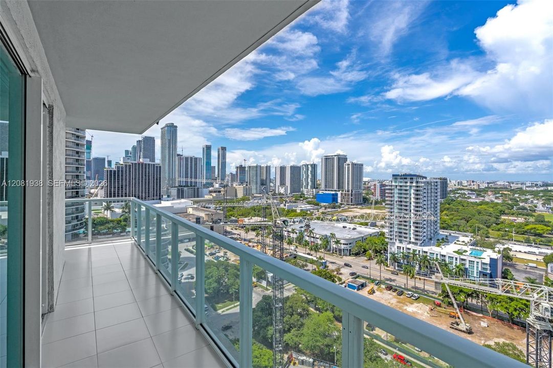 For Sale: $535,000 (2 beds, 2 baths, 1180 Square Feet)