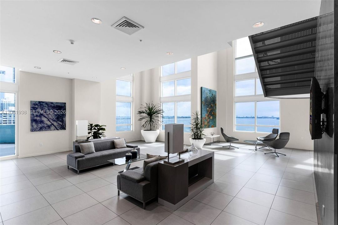 For Sale: $535,000 (2 beds, 2 baths, 1180 Square Feet)