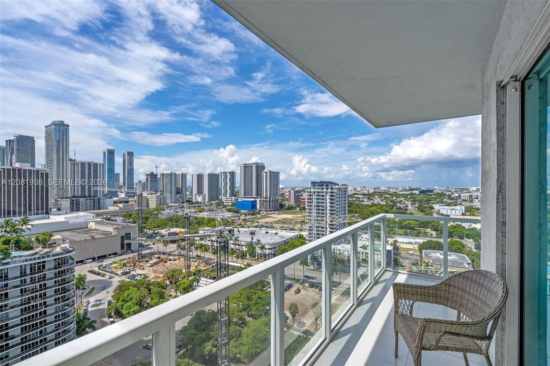 For Sale: $535,000 (2 beds, 2 baths, 1180 Square Feet)