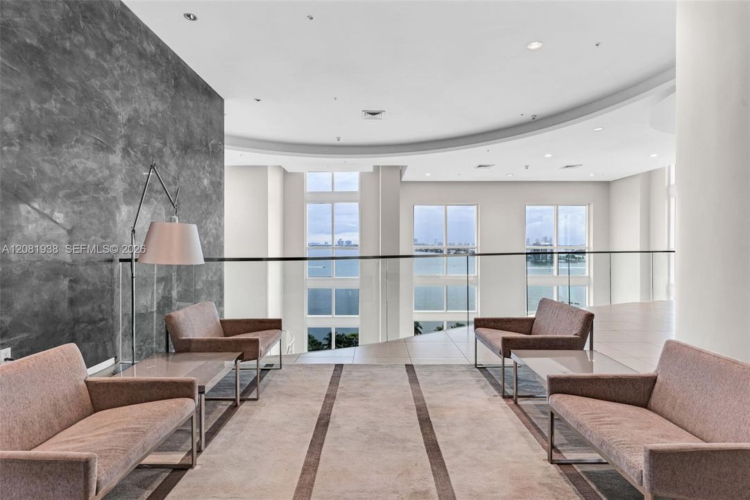 For Sale: $535,000 (2 beds, 2 baths, 1180 Square Feet)