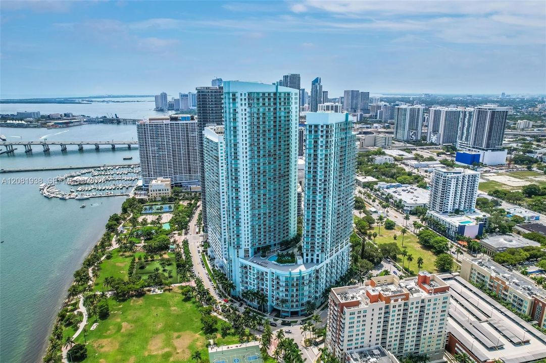 For Sale: $535,000 (2 beds, 2 baths, 1180 Square Feet)