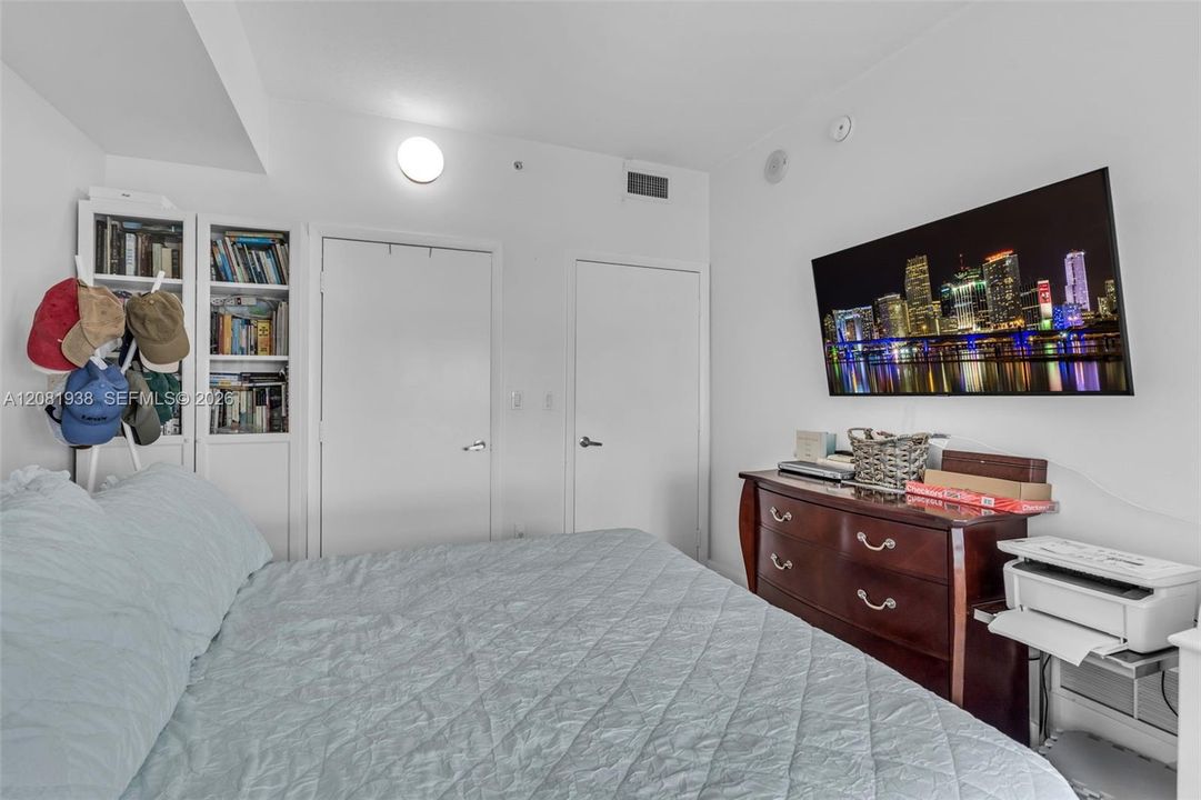 For Sale: $535,000 (2 beds, 2 baths, 1180 Square Feet)