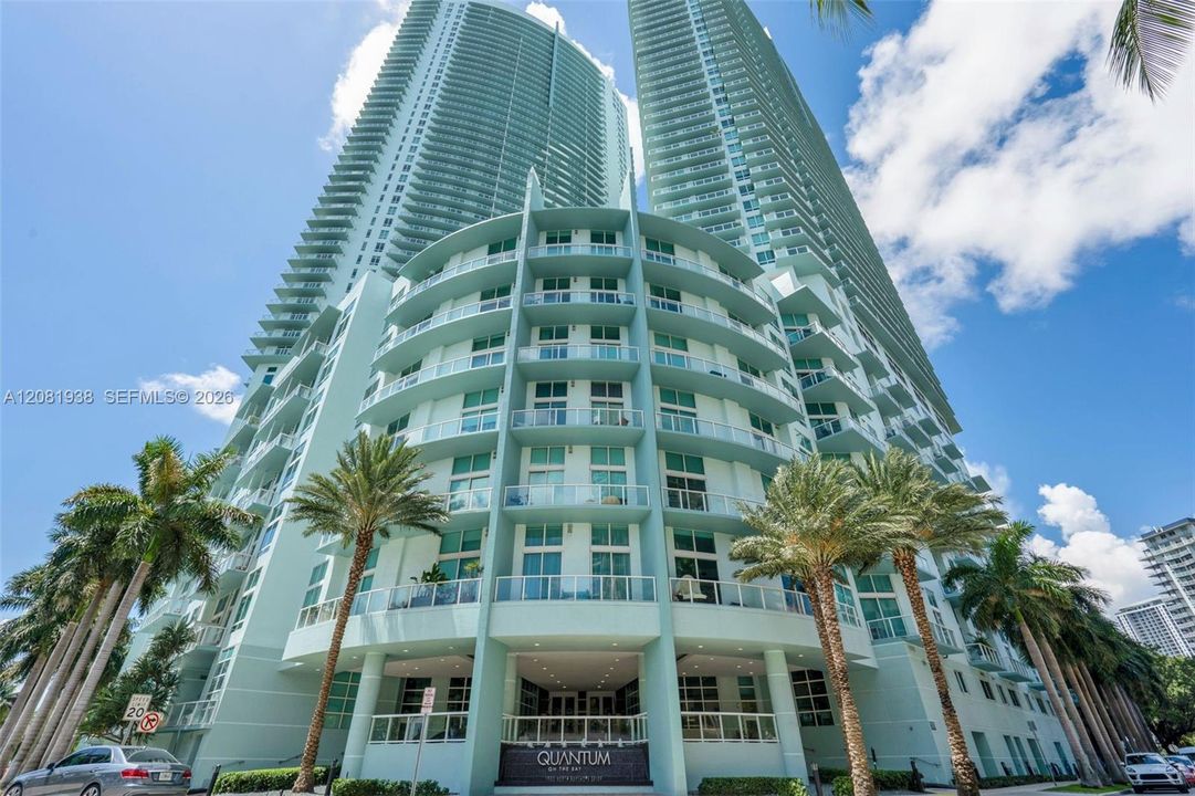 For Sale: $535,000 (2 beds, 2 baths, 1180 Square Feet)