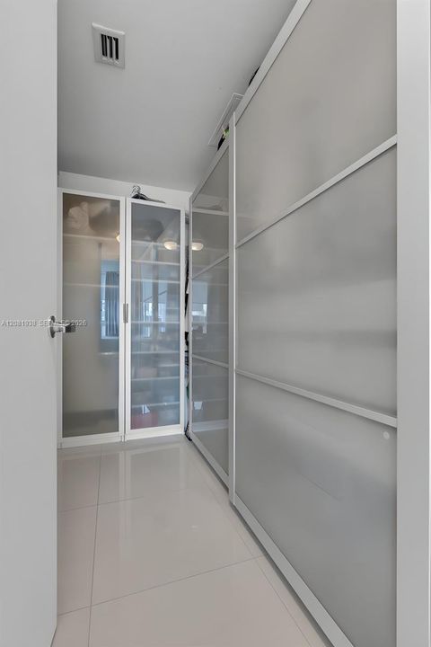 For Sale: $535,000 (2 beds, 2 baths, 1180 Square Feet)