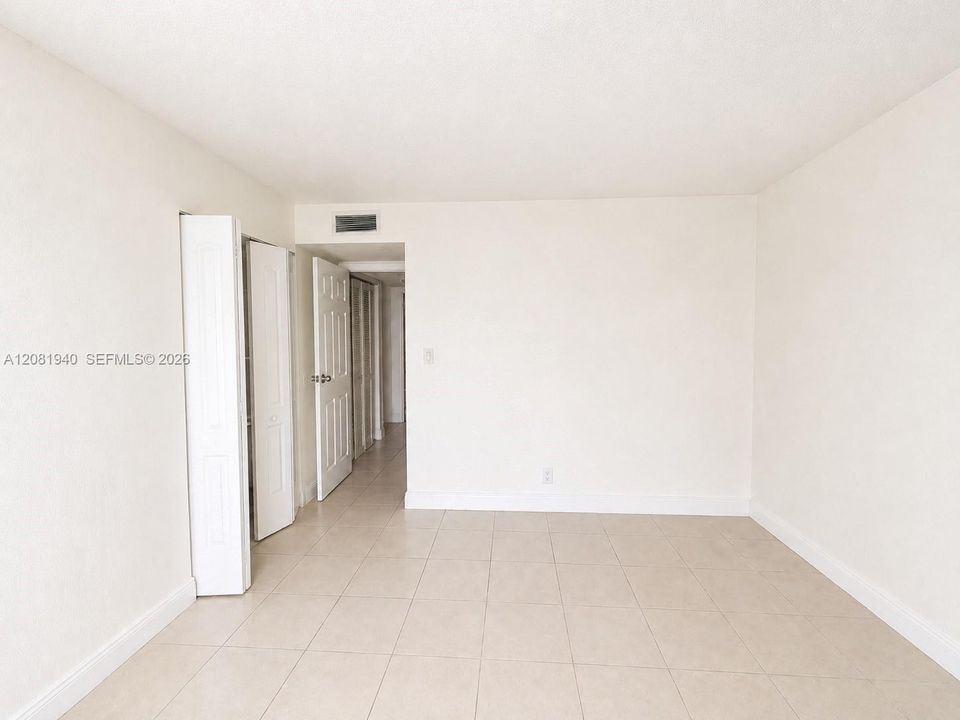 В аренду: $2,000 (2 спален, 2 ванн, 1417 Квадратных фут)