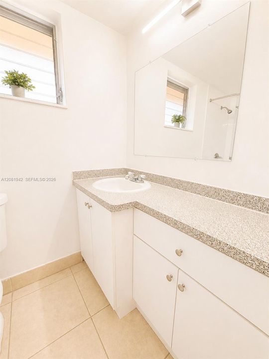 В аренду: $1,700 (1 спален, 1 ванн, 800 Квадратных фут)