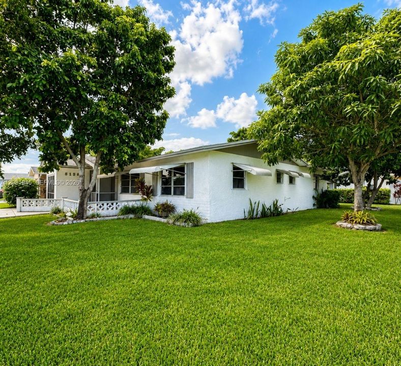 For Sale: $350,000 (2 beds, 2 baths, 1456 Square Feet)