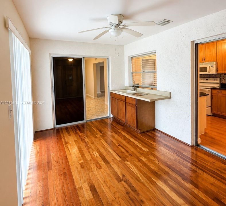 For Sale: $350,000 (2 beds, 2 baths, 1456 Square Feet)