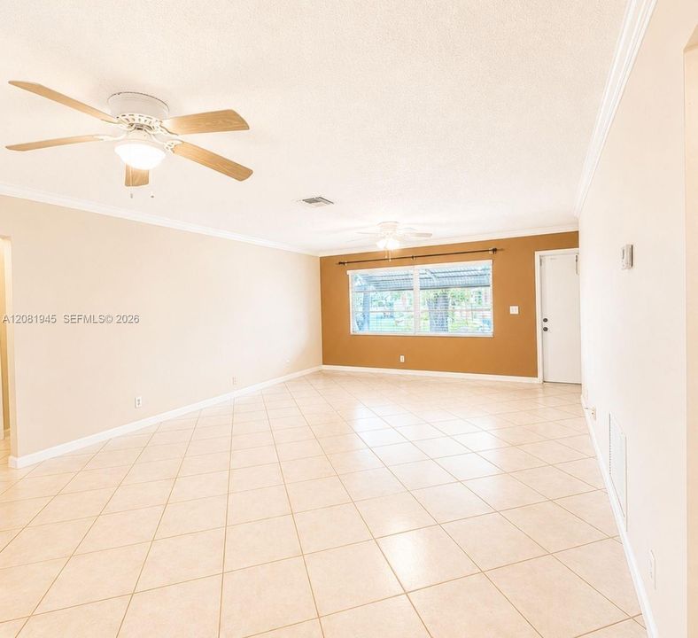 For Sale: $350,000 (2 beds, 2 baths, 1456 Square Feet)