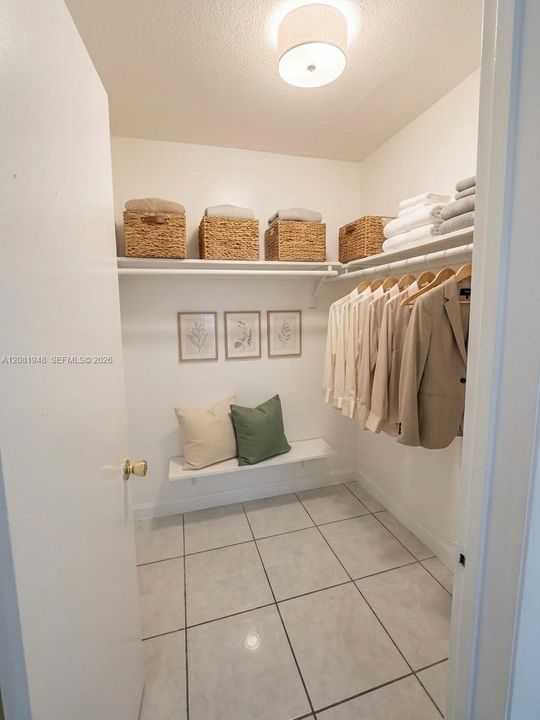 В аренду: $1,950 (2 спален, 1 ванн, 78838 Квадратных фут)