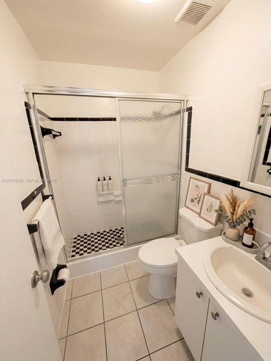 В аренду: $1,950 (2 спален, 1 ванн, 78838 Квадратных фут)