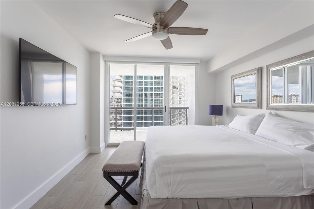 For Sale: $1,550,000 (3 beds, 2 baths, 1820 Square Feet)