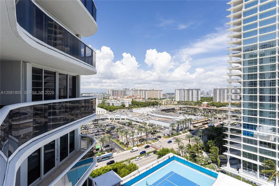 For Sale: $1,550,000 (3 beds, 2 baths, 1820 Square Feet)