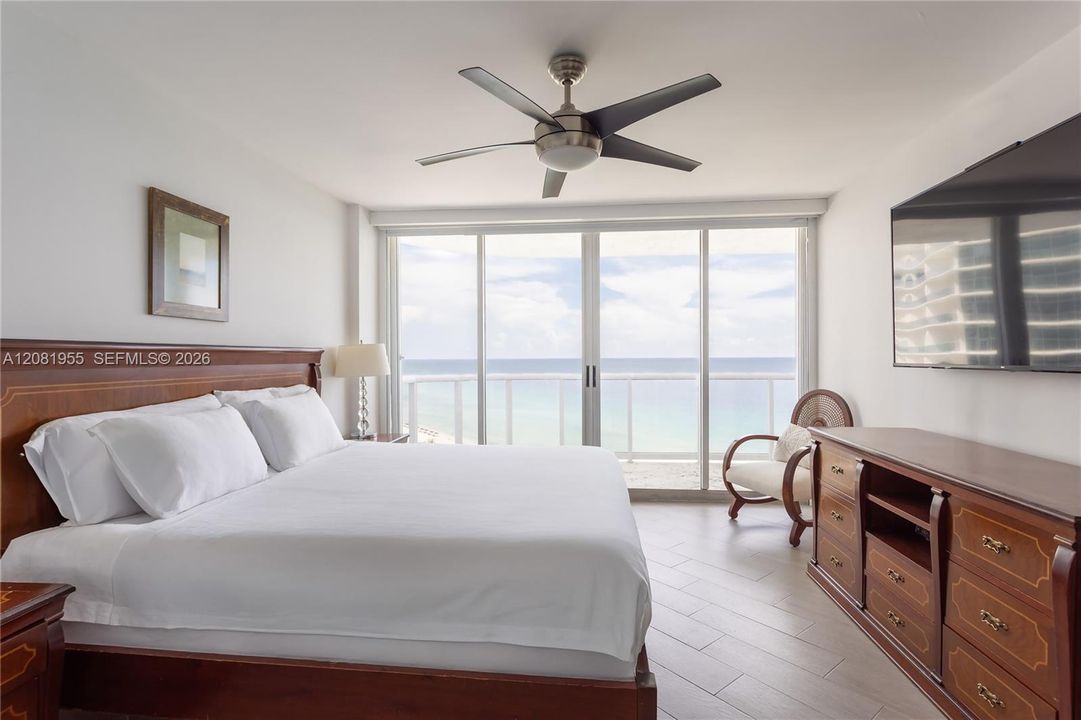 For Sale: $1,550,000 (3 beds, 2 baths, 1820 Square Feet)