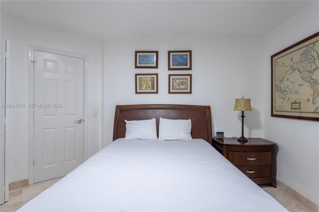 For Sale: $1,550,000 (3 beds, 2 baths, 1820 Square Feet)