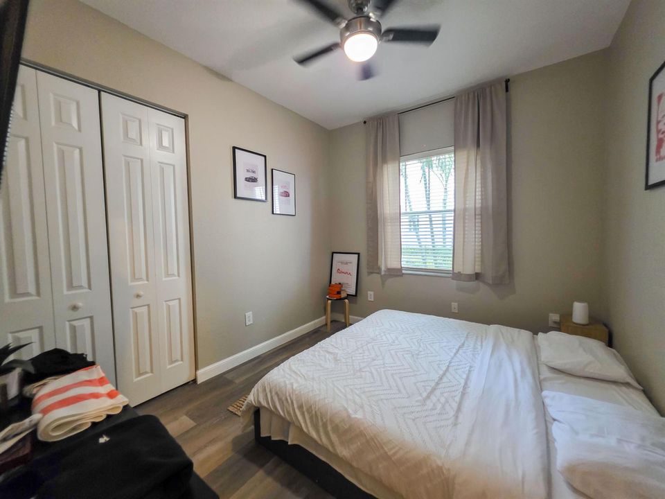Secondary bedroom