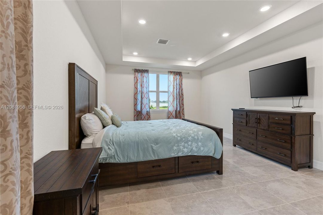 For Rent: $4,000 (5 beds, 3 baths, 2809 Square Feet)