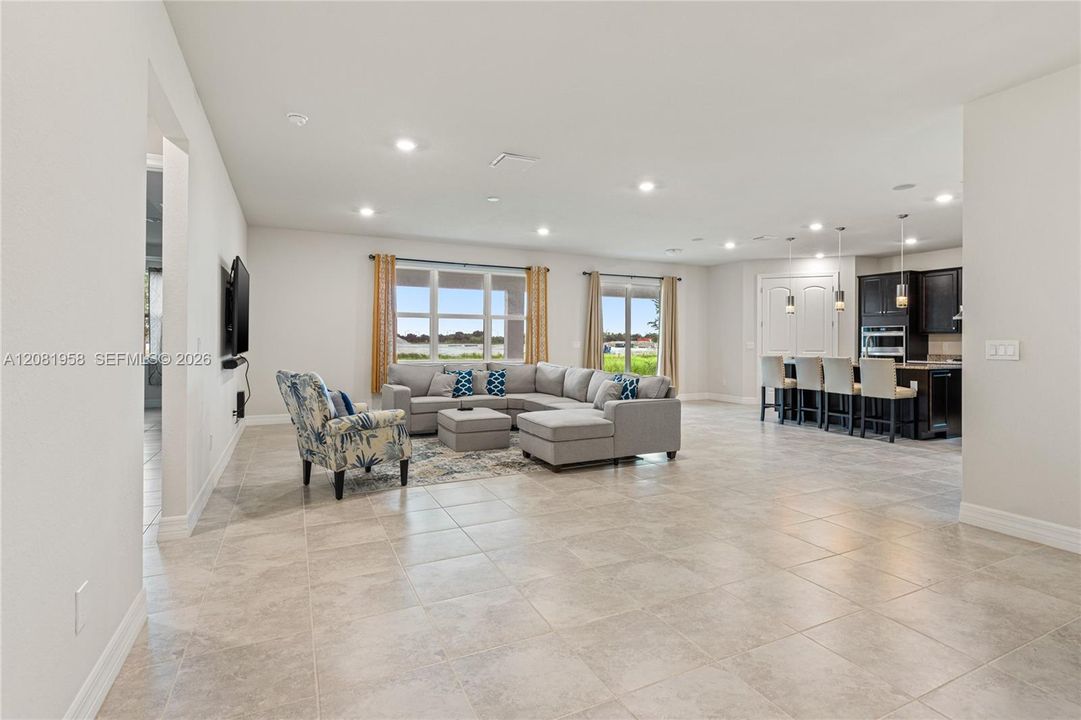 For Rent: $4,000 (5 beds, 3 baths, 2809 Square Feet)
