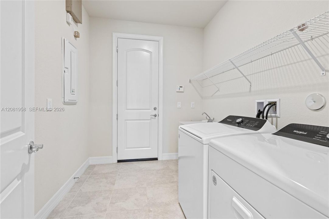 For Rent: $4,000 (5 beds, 3 baths, 2809 Square Feet)