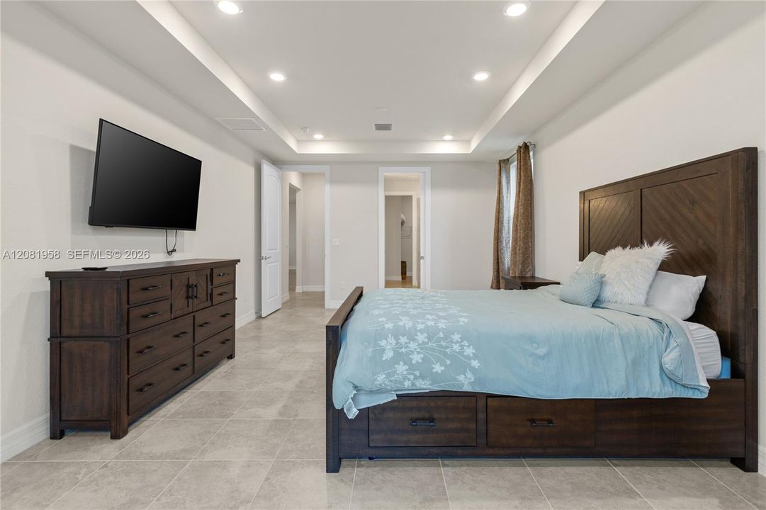 For Rent: $4,000 (5 beds, 3 baths, 2809 Square Feet)