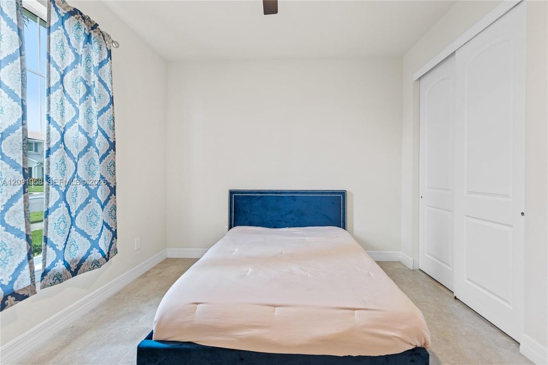 For Rent: $4,000 (5 beds, 3 baths, 2809 Square Feet)