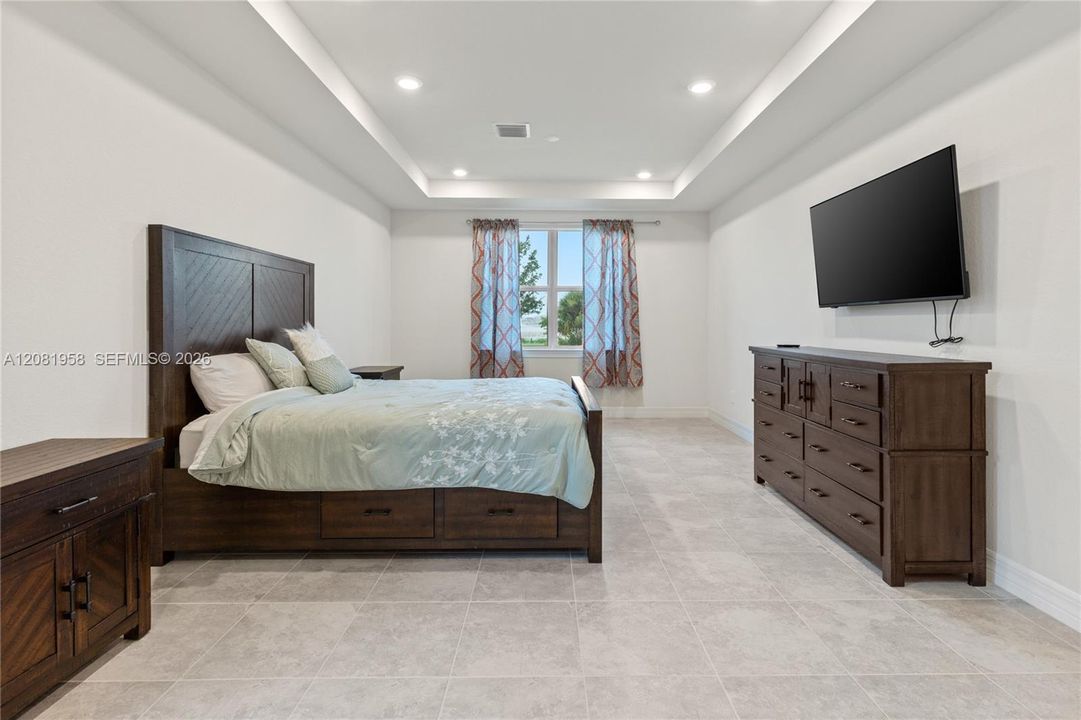 For Rent: $4,000 (5 beds, 3 baths, 2809 Square Feet)
