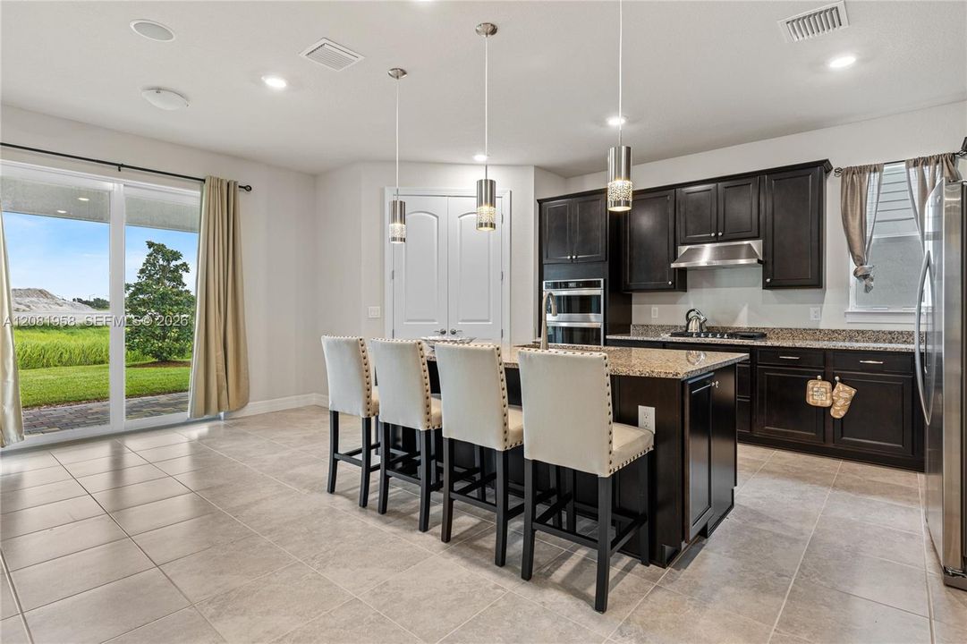 For Rent: $4,000 (5 beds, 3 baths, 2809 Square Feet)