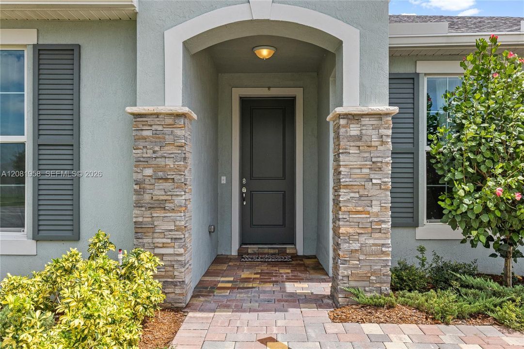 For Rent: $4,000 (5 beds, 3 baths, 2809 Square Feet)