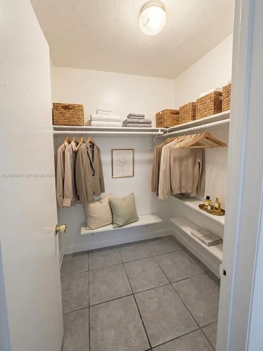 В аренду: $1,900 (2 спален, 1 ванн, 78838 Квадратных фут)