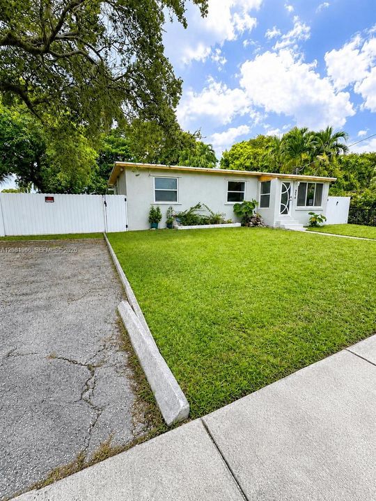 En Venta: $554,000 (3 camas, 2 baños, 1266 Pies cuadrados)