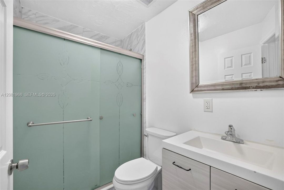 На продажу: $330,000 (3 спален, 2 ванн, 1160 Квадратных фут)