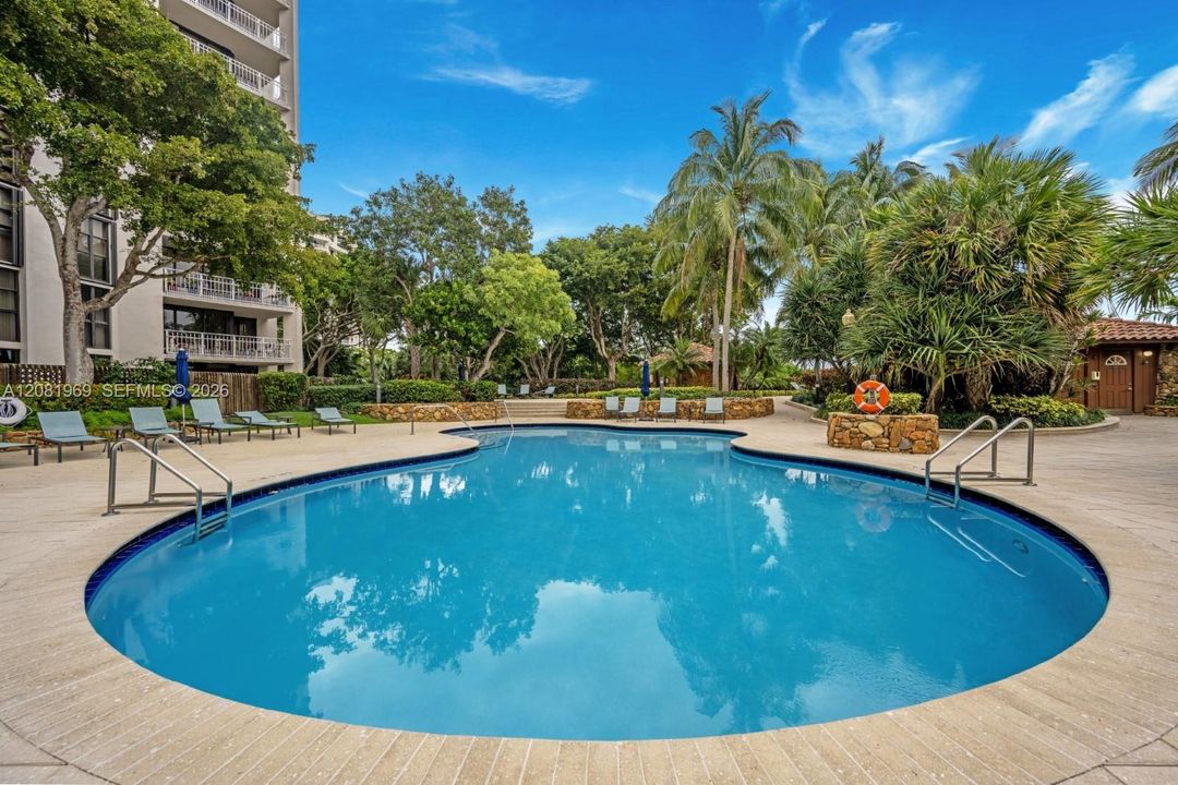 В аренду: $3,750 (1 спален, 2 ванн, 1200 Квадратных фут)