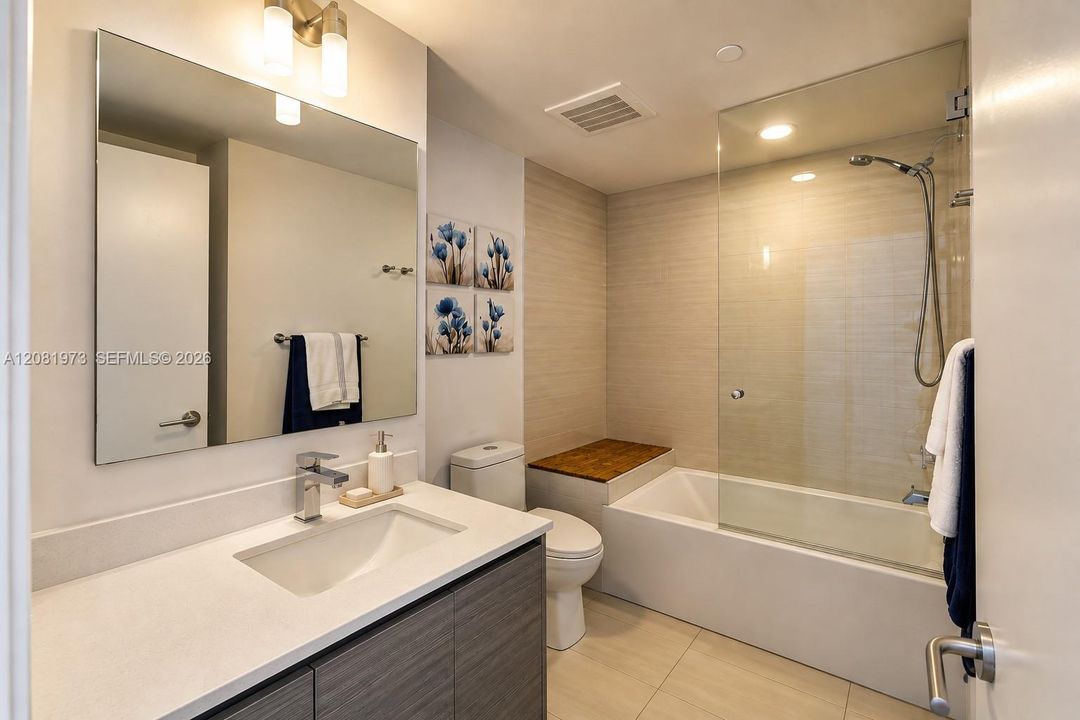 For Rent: $4,950 (2 beds, 2 baths, 1073 Square Feet)