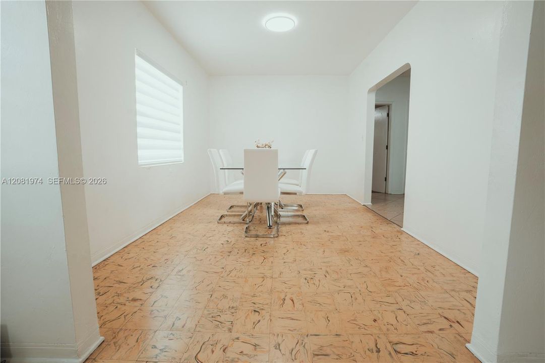 На продажу: $710,000 (4 спален, 2 ванн, 1894 Квадратных фут)