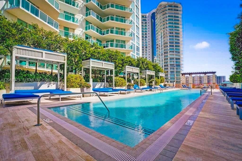 En Venta: $819,000 (3 camas, 2 baños, 1458 Pies cuadrados)