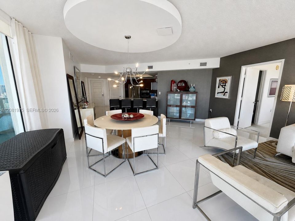 En Venta: $819,000 (3 camas, 2 baños, 1458 Pies cuadrados)