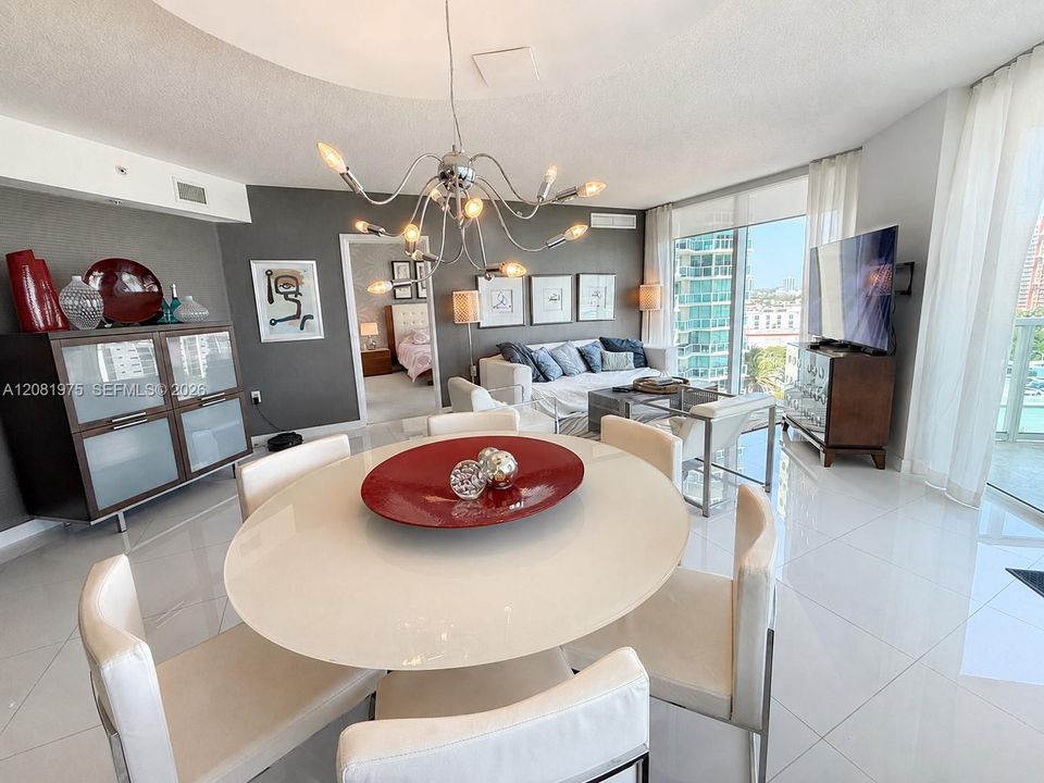 En Venta: $819,000 (3 camas, 2 baños, 1458 Pies cuadrados)